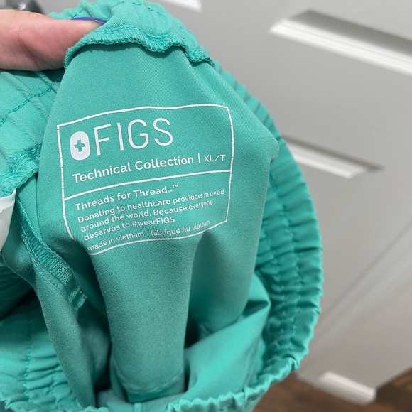 Figs scrubs - Picture 5 of 6